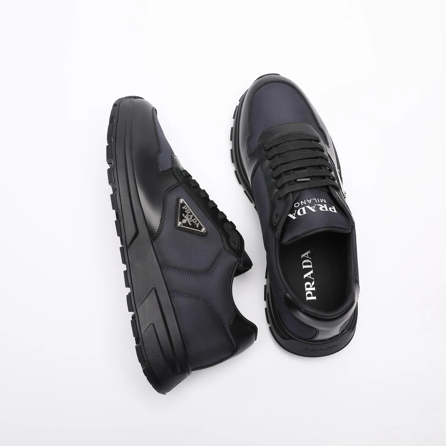 Batch 580 [PRADA] Men's shoes are popular in the counter, official website synchronization, high-quality shipments. Fabric: original cowhide with snakeskin. Lining: cowhide feet + cowhide lining. Outsole: original TPU + foam. Size: 38-46